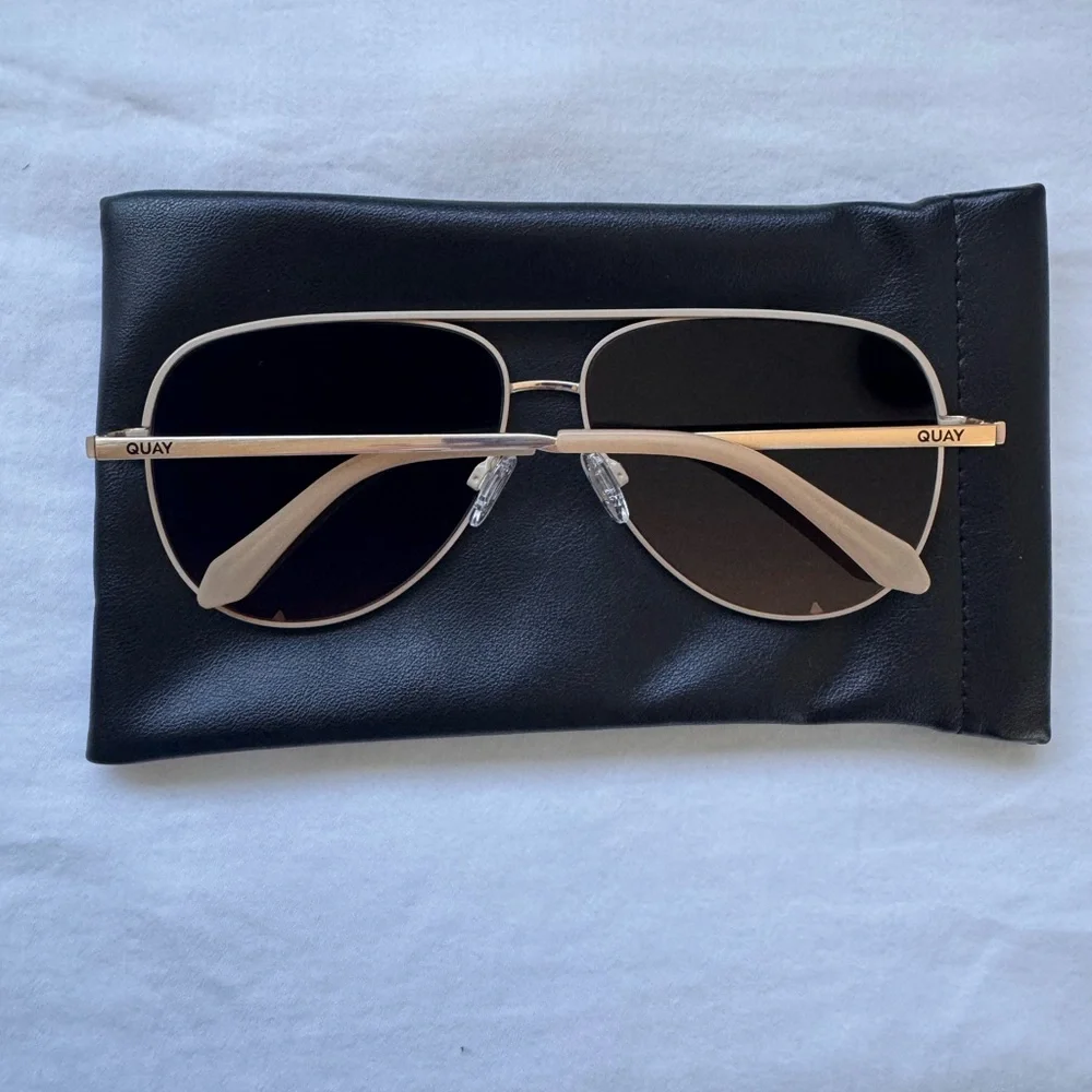 NWT. ✅ QUAY Australia “High Key XL” Sunglasses in “Chamomile/Dark Fawn” 🤎💛